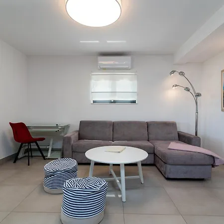 Maca & * 트로기르