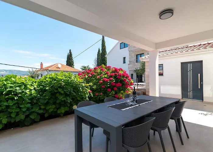 Maca & With Heated Pool Near 50m *