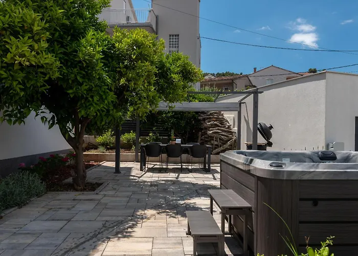 아파트 Maca & With Heated Pool Near 50m *