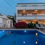 Apartment Maca & With Heated Pool Near 50m