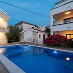 Apartment Maca & With Heated Pool Near 50m