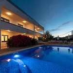 Maca & With Heated Pool Near 50m Apartment *