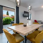 Maca & With Heated Pool Near 50m Apartment *