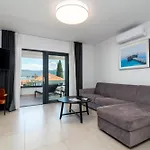 Maca & With Heated Pool Near 50m Apartment Trogir