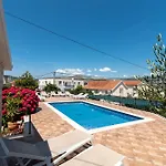 Apartment Maca & With Heated Pool Near 50m Trogir