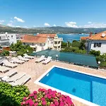 Maca & With Heated Pool Near 50m *