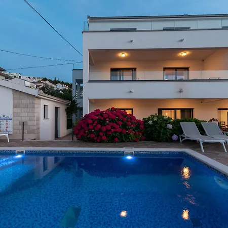 Daire Maca & With Heated Pool Near 50m