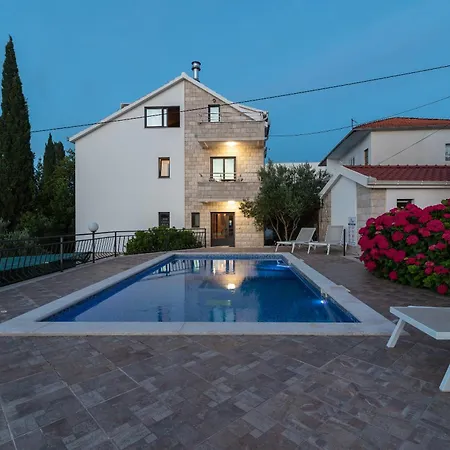 Апартаменти Maca & With Heated Pool Near 50m *