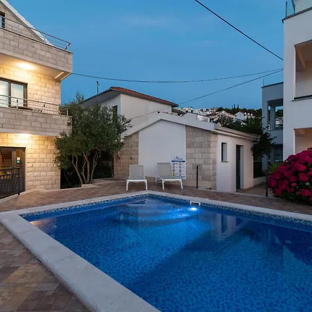 Maca & With Heated Pool Near 50m *