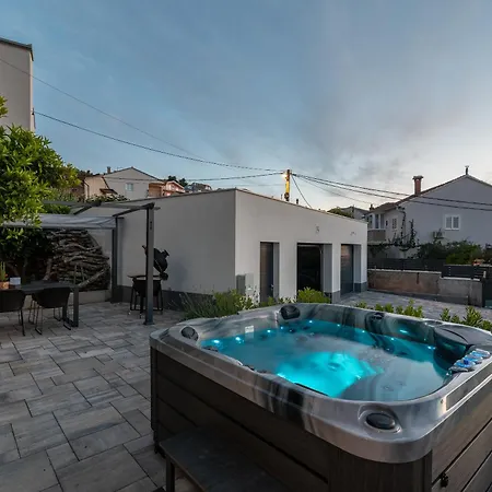 Maca & With Heated Pool Near 50m
