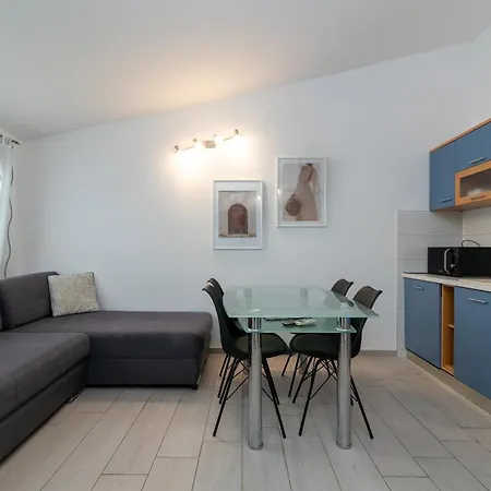 Maca & With Heated Pool Near 50m Апартаменти