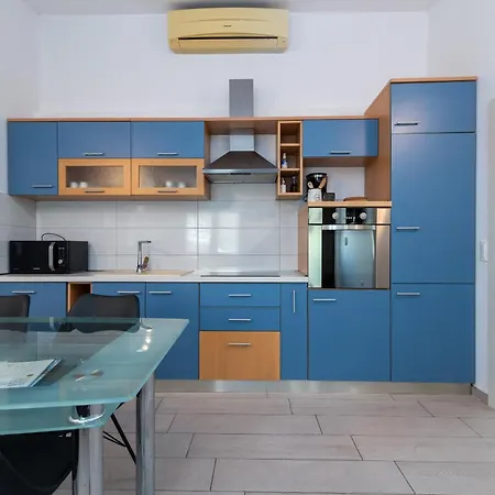 Maca & With Heated Pool Near 50m Апартаменти Трогір