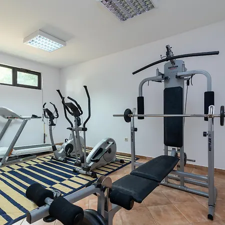 Апартаменти Maca & With Heated Pool Near 50m