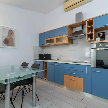 Maca & With Heated Pool Near 50m Апартаменти Трогір