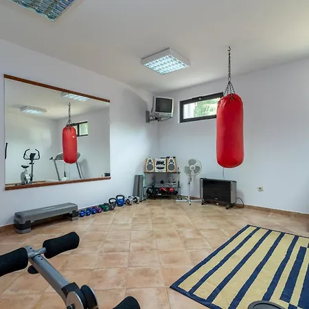 Maca & With Heated Pool Near 50m Апартаменти