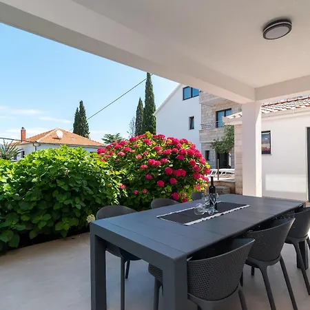 Maca & With Heated Pool Near 50m *