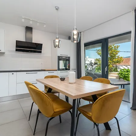 Maca & With Heated Pool Near 50m Daire