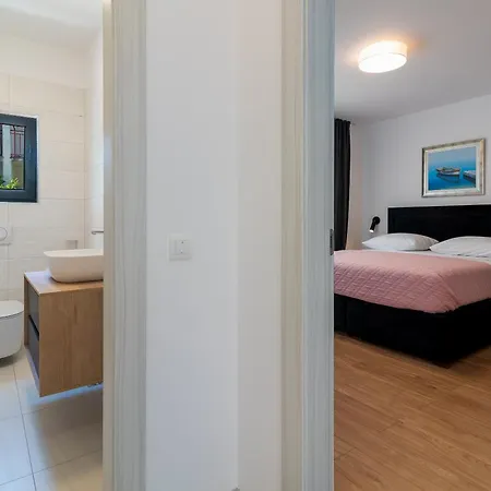 Daire Maca & With Heated Pool Near 50m