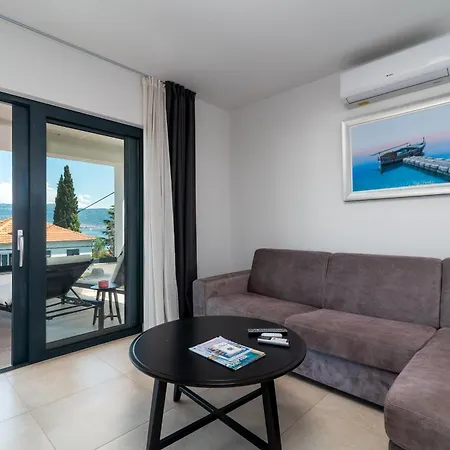 Maca & With Heated Pool Near 50m Апартаменти *