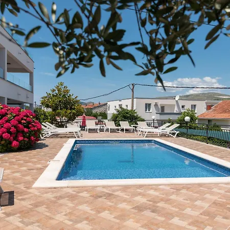 Daire Maca & With Heated Pool Near 50m