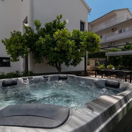 Daire Maca & With Heated Pool Near 50m