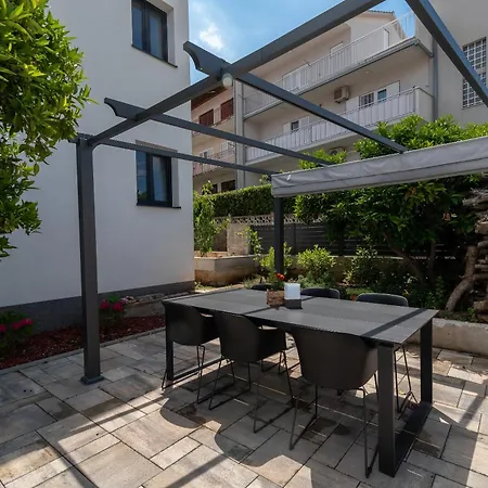 Апартаменти Maca & With Heated Pool Near 50m *