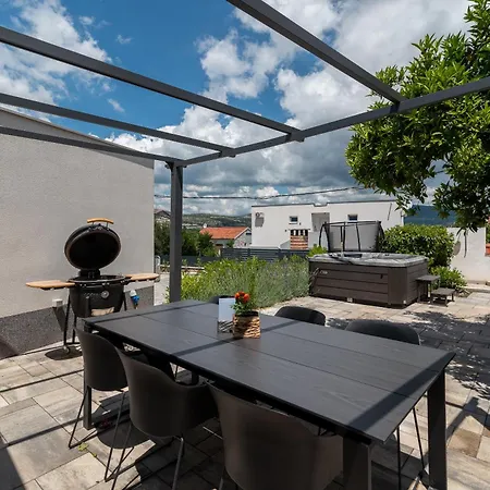 Maca & With Heated Pool Near 50m *