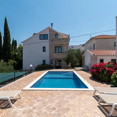 Апартаменти Maca & With Heated Pool Near 50m *