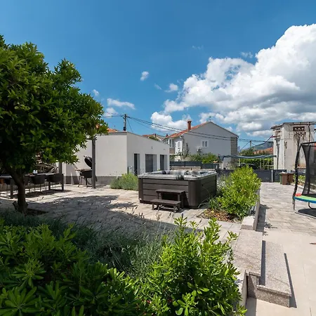 Daire Maca & With Heated Pool Near 50m Trogir