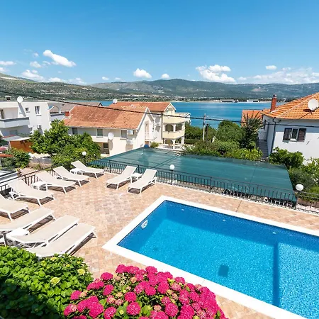 Maca & With Heated Pool Near 50m *